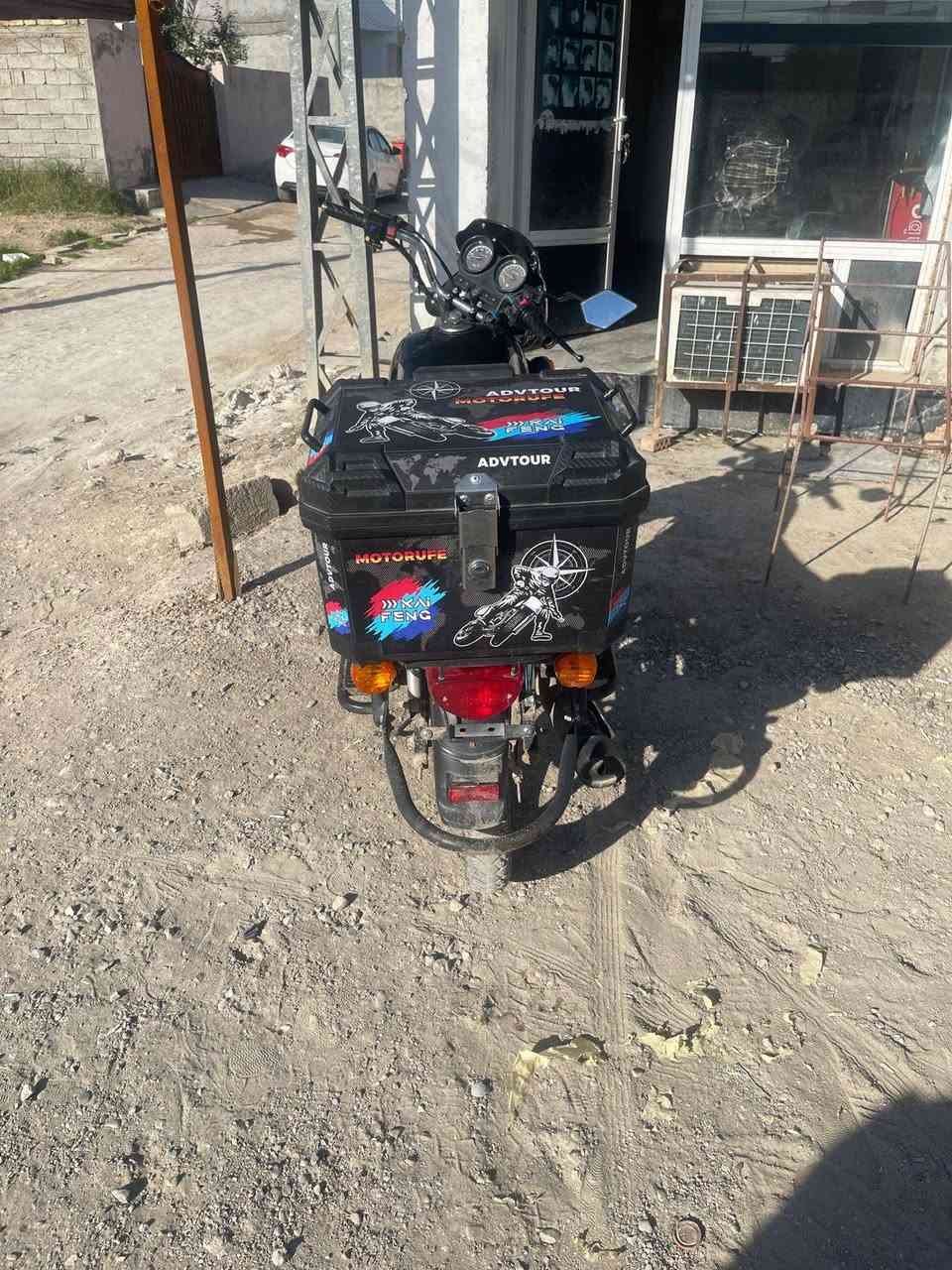 سلام عليكم درجة دايوان موديل 22 مرقمه باقي بس لوحات كامله مكمله مكينه مامفتوحه ابد والكشر كدامك السعر 1850 وبيها مجال قليل رقم ***********
