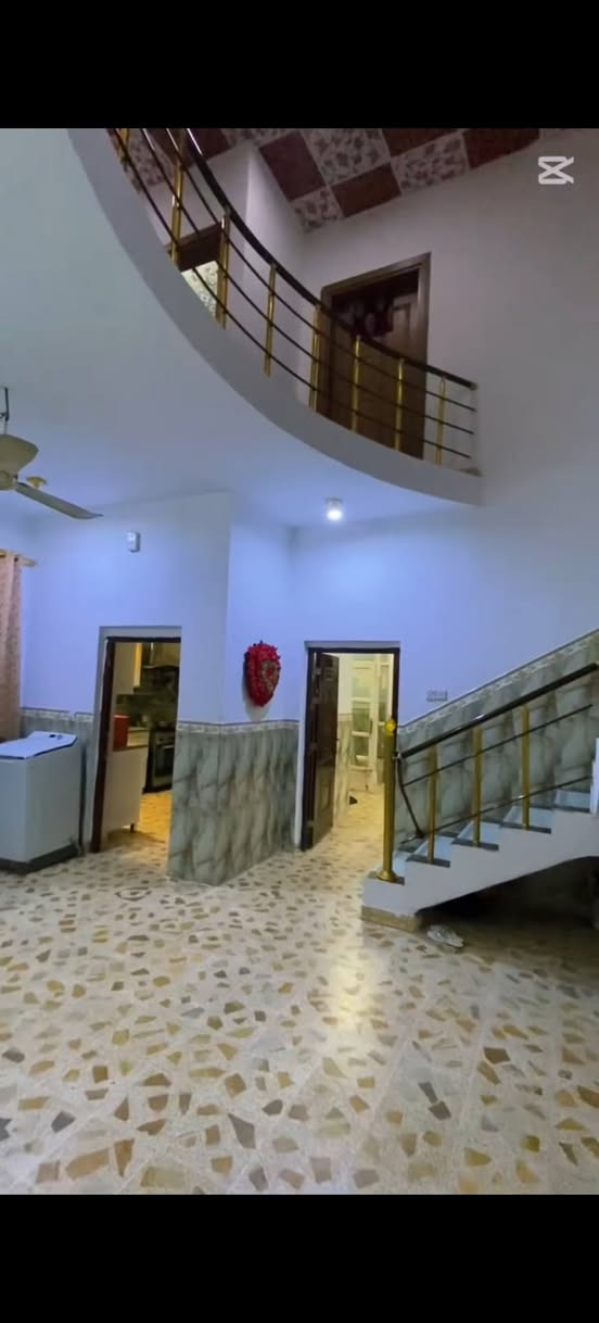 على بركة الله 
مشتمل طابقين فول مساحه 150م يحتوي على اربع غرف نوم مع ملحقاته سند 25 السعر 89مليون للاستفسار اكثر مراجعه مكتب الصفاء ***********
