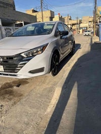 بيع او مراوس نيسان فيرسا 2024 فئة SR فول  ماشية 41 الف مو ميل  مكينه 1...