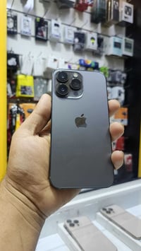 ايفون 13pro فقط مبدل بطارية نضافة عالية ذاكرة 256  07832588591