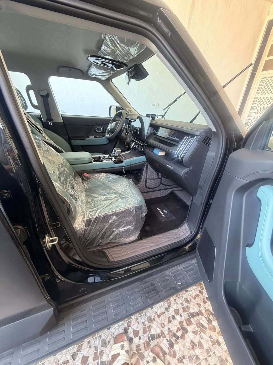 السلام عليكم للبيع تي 1موديل 2026ماشي 2000مواصفاته لكجري معروفه رقم بغداد بسمي مغلفه ببي اف الطافي والداخل هم مغلف دوشمه تفصال السعر 36500بيه مجال ***********
