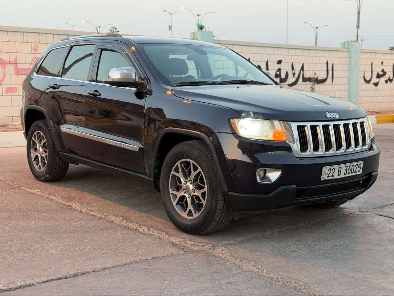 السلام عليكم جيب كراند شيروكي سته سلندر مكينه كير حداده طخم تاير تبريد خير ونعمه من الله سياره مديل (2011) رقم شمالي رقم وسنويه جدد سياره كفاله من الظربه  السعر (118)$ مكاني بصره رقم الهاتف 
(***********) البصرة, العراق
