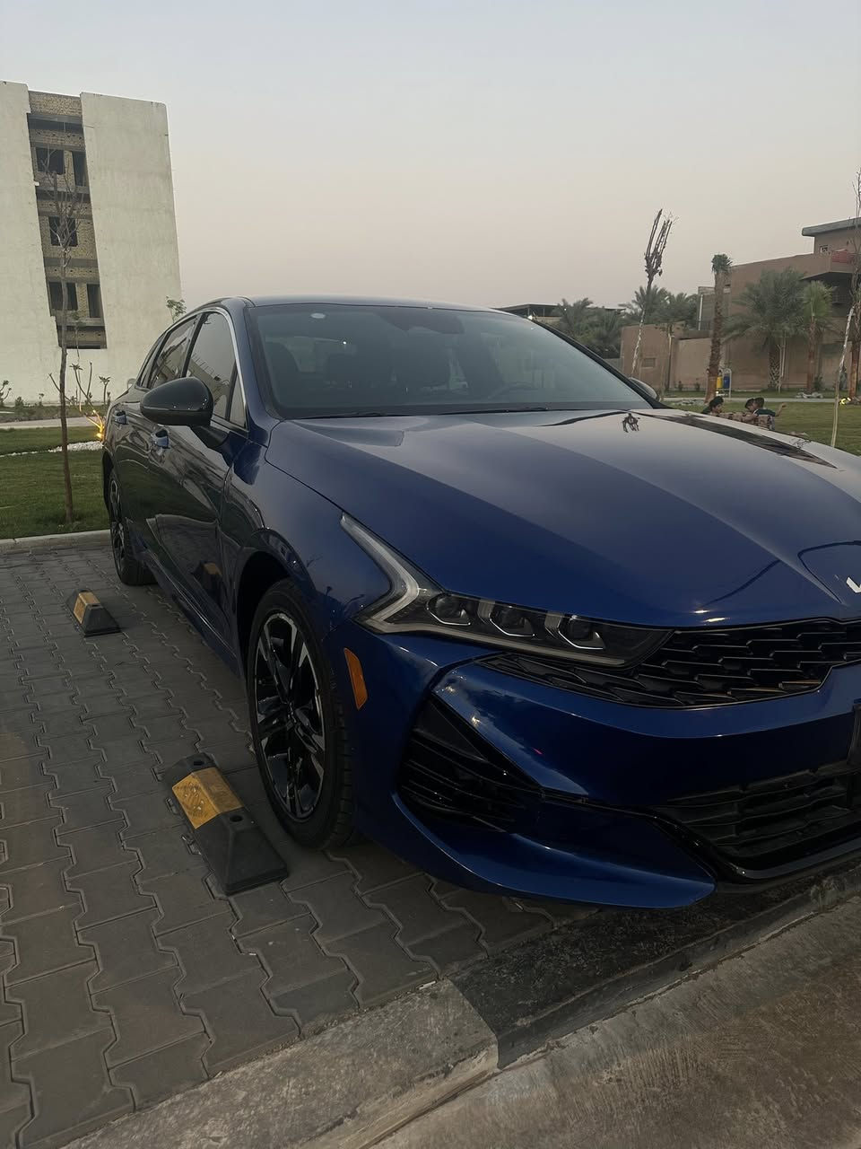 K5_2024
Gt. line فئه
ملاحضة ( السيارة داخلة على الكمرك الجديد ) 
المواصفات:-
1- محرك 1.6 توربو
2- بصمة
3-رادارات امامية
4- رادارات خلفية
5-توقف ذاتي عند الرجوع
6-اشارة بالمري (نقطة عمياء)
7-صندوق يفتح عند الوقوف
8- تشغيل عن بعد
9- سايد بريك دكمة
10- اوتو هولد
11- تحديد مسار
12-قيادة ذاتية
13-اوامر صوتية
14- شاشة اصلية كار بلي و اندرويد اوتو
16-كاميرا خلفية
17-كروس كونترول (تثبيت سرعة)
18- لد نهاري
19-توقف ذاتي عند الرجوع للخلف
20- تحذير عند فتح الباب
22-ترحيب عند الوصول يم الباب
23- تبريد مناخ منفصل
24-السيارة حرفيا كلشي ما ناقصها شغل واطلع
25- رادار امامي وتوقف ذاتي
26- كشنات جلد اسود
27- اربع انضمه قياده
28- تثبيت مسار
29- قياده ستيرن
30- شاحن لا سلكي 
بيه بعد اهواي موصفات GTLINE معروف بعد
_______________________
ماشية 33 الف كيلو متر 
______________________
حادث السيارة بابين عكس السايق امبدلات نفس الون تفصيخ والجاملغ الامامي نفس الون وشبر بارد من الجاملغ الخلفي والبنيد شبر منة بارد 
بدون تكم ودواخل ارباك واحد مال بردة طاك 
مسمكرة أحسن سمكرة السيارة جاهزة شغل وطلع 
______________________
السيارة حرة تترقم جميع المحافظات 
______________ 
المكان بصرة 
_______________
رقم الشاصي موجود 
____________________
رقم الهاتف : *********** واتساب 
*********** اتصال 
________________
السعر : 165 وبي مجال
