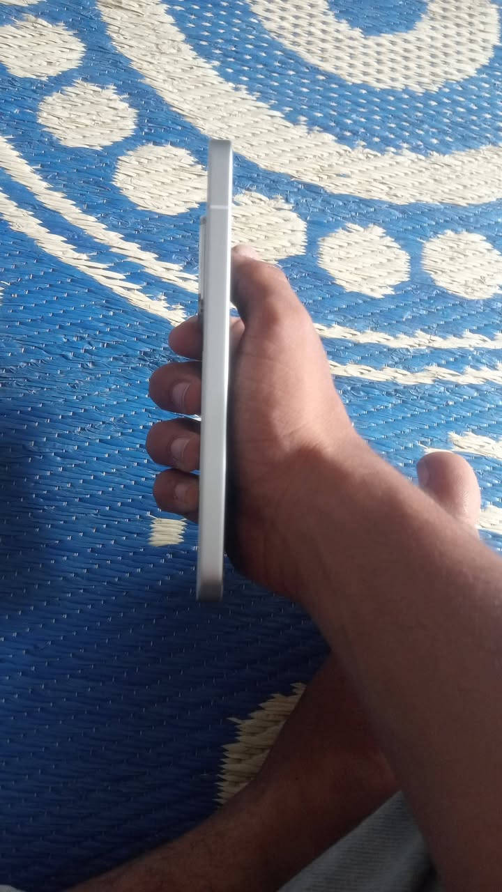 سلام عليكم عندي جهاز بوكو اف 7 ذاكره 256 بطاريه 100 مشحون 92 مره جهاز نضيف شخط مابي رايده ب500 وبي مجال جهاز نضيف وجديد المكان بغداد ***********
