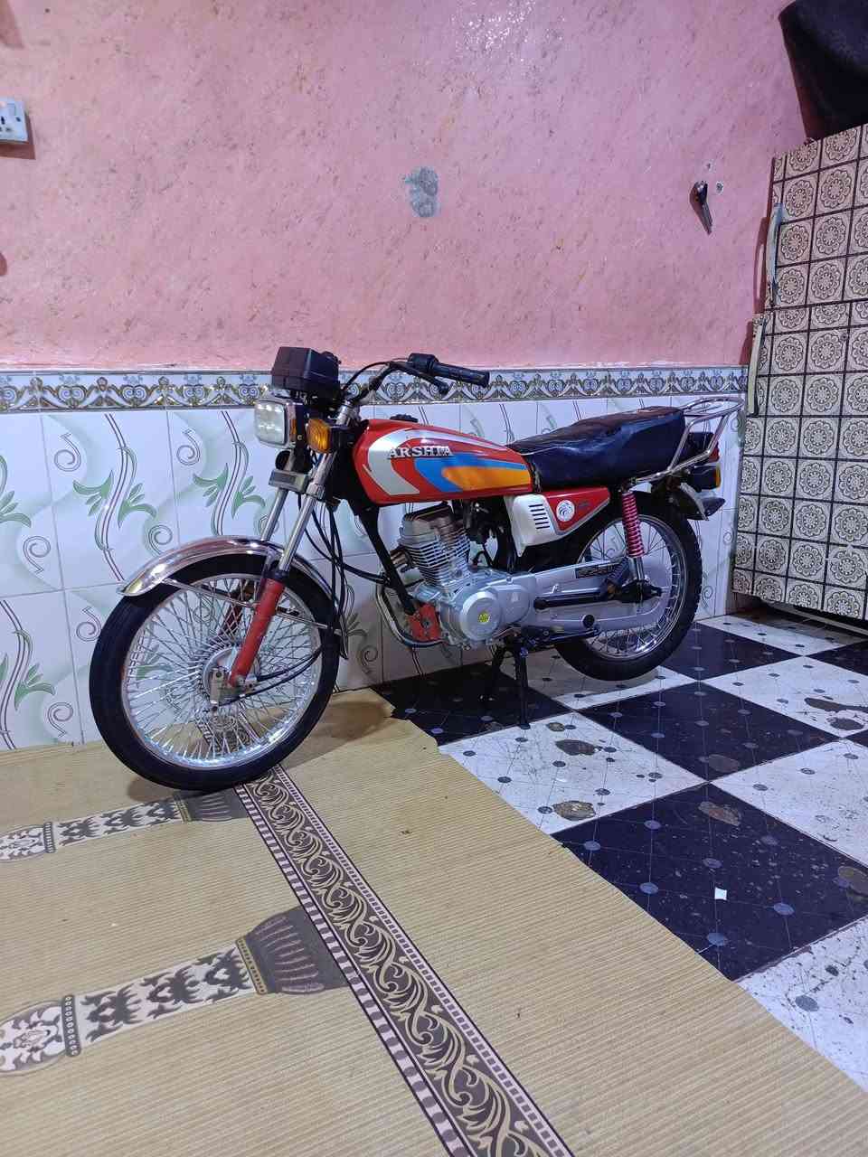 السلام عليكم دراجه للبيع اوراق اصولي مكاني بصره القبله سعر الدراجه 750 الموديل 2020 دراجه جاهزه 
***********
