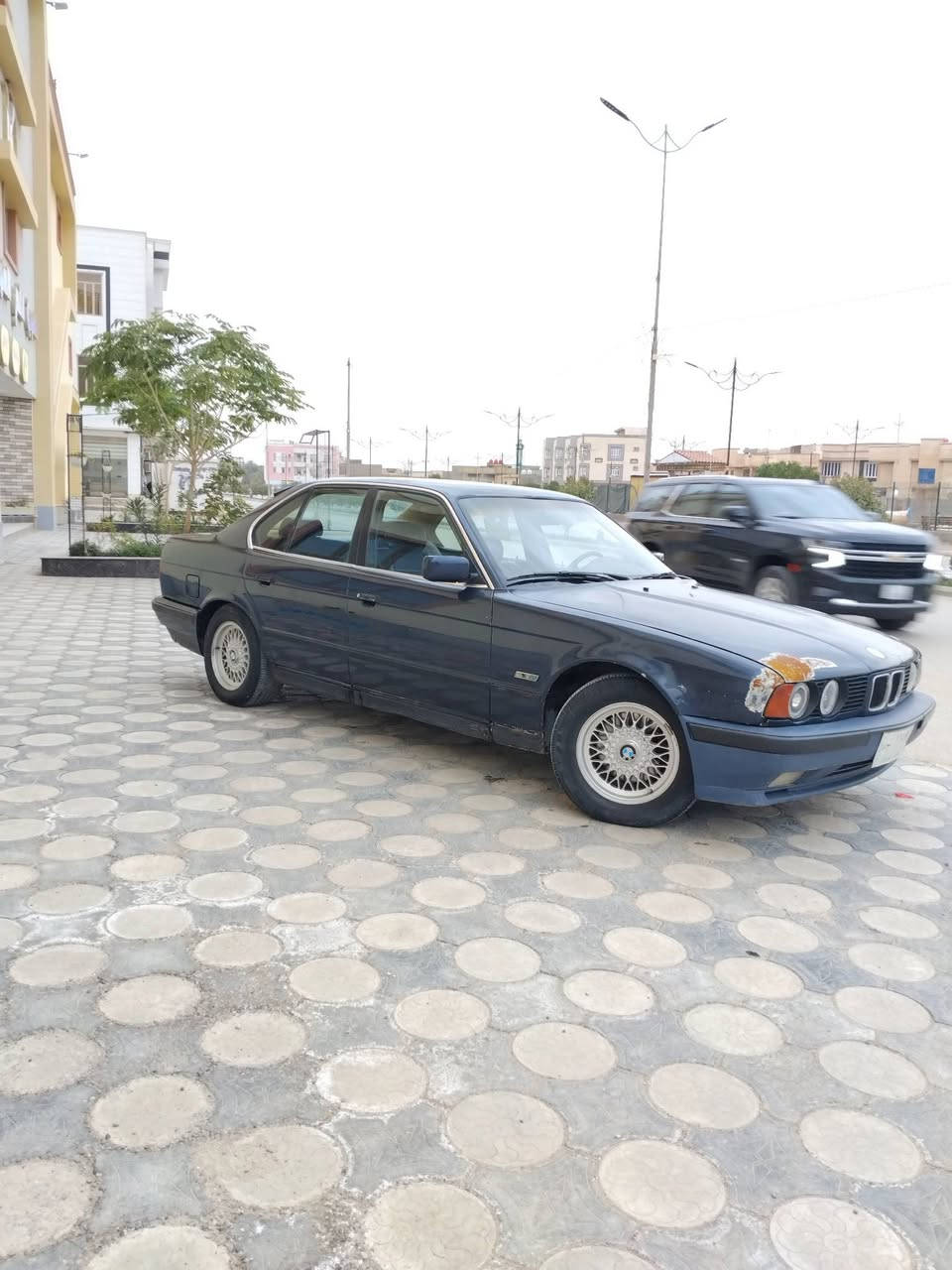 بي ام دبليو 525 مديل 1991 مكينه 3.5 بلاد  مرشوشه عام جماليه بيها طخات بسيطه واضحه رقمها بغداد مالكها كربلاء عندي وكاله عامه سنويتها انتهت قبل يومين حداديه جديدة تواير جدد سياره ما تصرف عليها سعرها 65 وبيها مجال بسيطه مكاني السماوة رقم راعيها ***********
