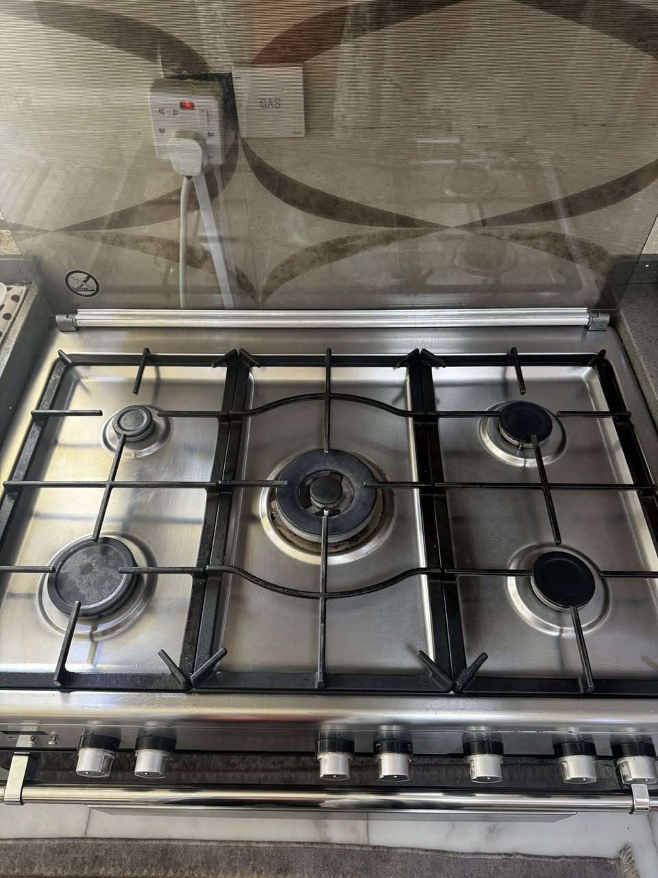 كاونتر تركي للبيع hdf مع جميع الأجهزة الكهربائية و الطباخ ، الكاونتر مودرن شغل درجة اولا


**إذا كنت صاحب هذا الإعلان وتريد حذفه لأي سبب، رجاءا أرسل رسالة إلى الدعم الفني**