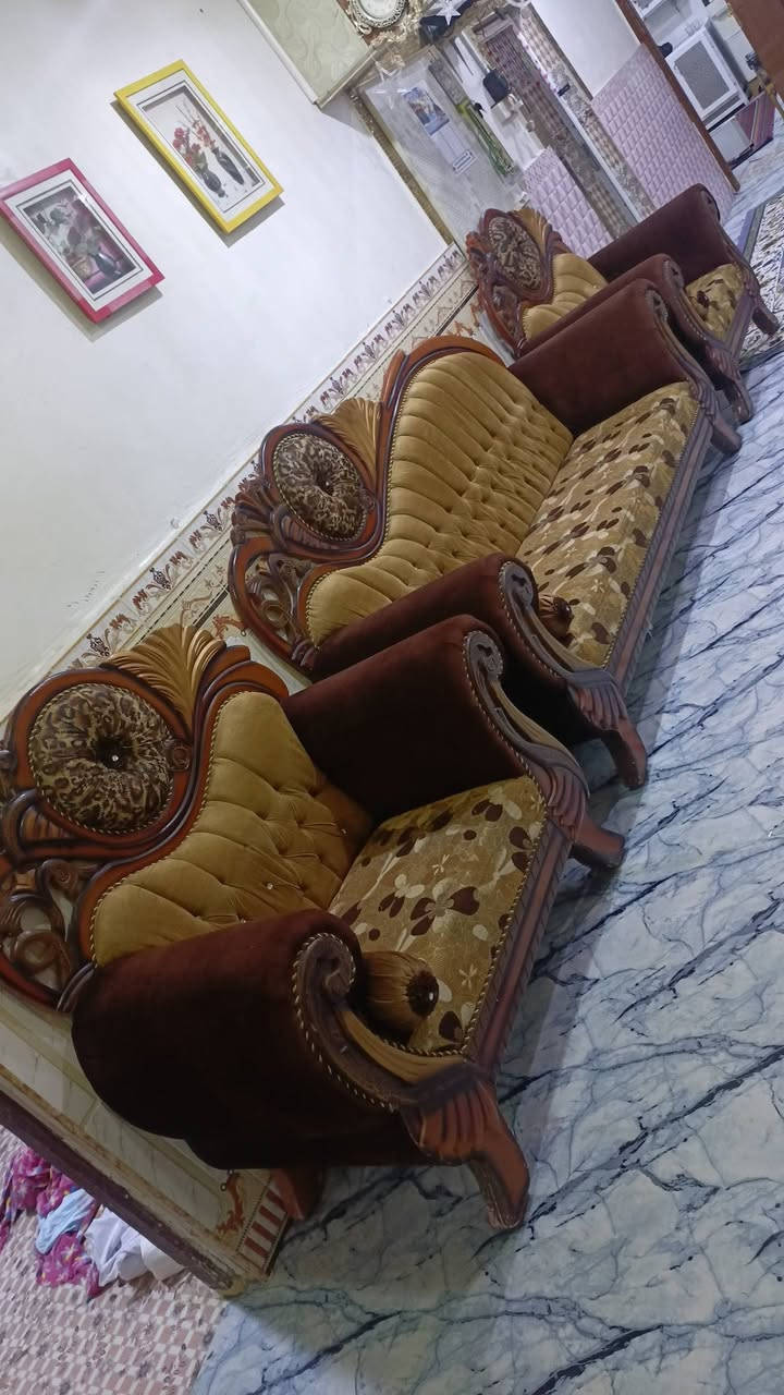 متاح طخم قنفات وحده كبيره وثنين وصط وثنين زغار ب سعر 350  بصره كرمة علي ***********
