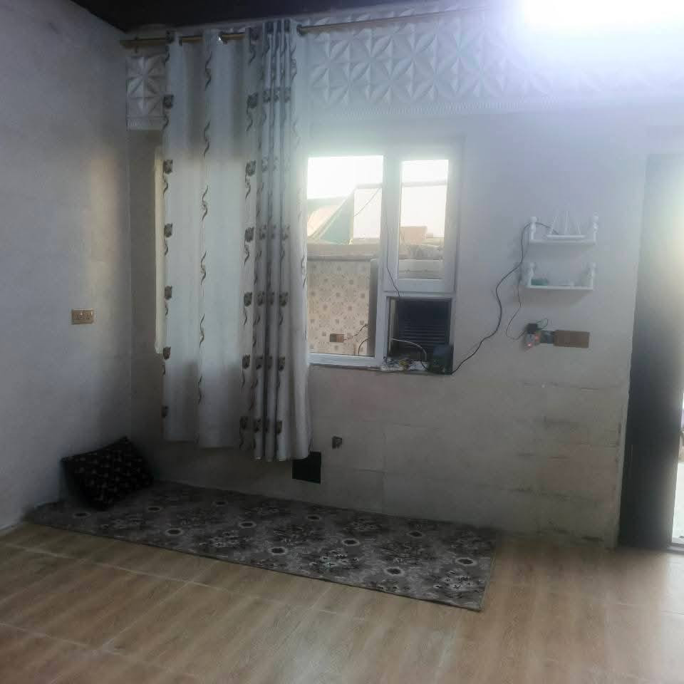 #دار للبيع -مساحة 100م--بيع مستعجل 
#الموقع :- بنجاعلي قرب جامع بلال حبشي
_______________
فرع تبليط
#بناء نظيف                                                              #فرع عريظ                                                                 #منطقة فول خدمات    
غرفة نوم _هول _مطبخ _صحيات 
طابق ثاني غرفة نوم                                                                                                                 
------------------------   
سعر 23مليون بي مجال
------------------------                                                         
للاستفسار اتصال عالرقم 
 ***********
***********
