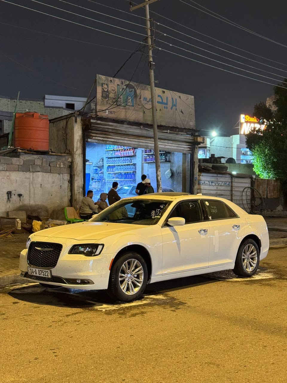 سلام عليكم السعر 188 قفل 
للبيع او للمراوس اوباما 2016 معلايه 2018 
  فول مواصفات C300 رقم بصره تحويل فقط
 فحته بنوراما ستير كهرباء 
 مري قلاب كشنات تدفئه تبريد هواي مواصفات 
صبغ جاملغ وبنيد وجاملغ خلفي صبغ 
 بدون دواخل كير مكينه كفاله من الفتحه 
 مكاني البصره الهارثه للبيع او للمراوس 
 *********** البصرة, العراق
