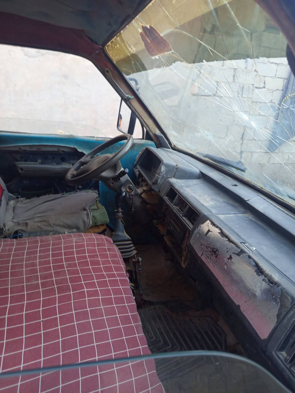 السلام عليكم كيه موديل 95رقم بابل مكينه وكير واكسن جدد مشط بور جديد سياره جاهزه دوشمه نص عمر ملاحظه بدون تحويل سنويه نافذه بل20 مكاني بابل السعر 14وبيها مجال قليل للستفسار ***********مراوس بتكسي هم ترهم
