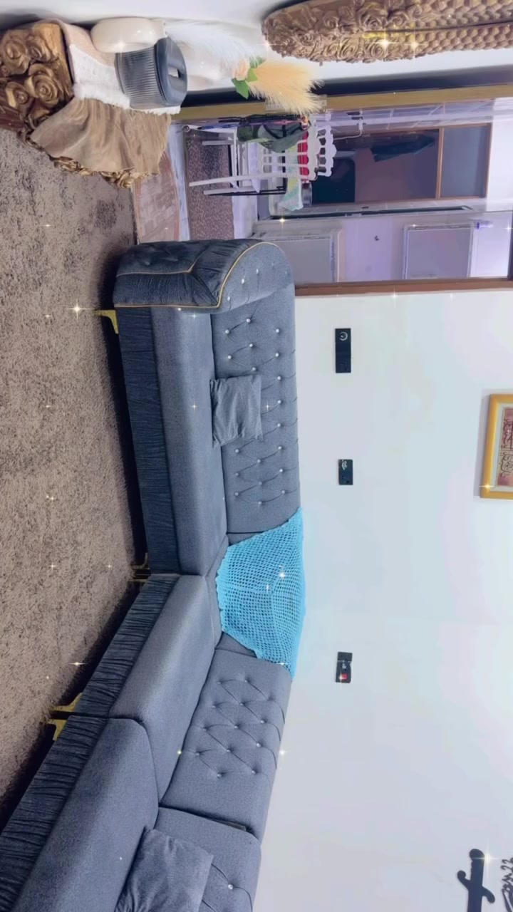 سلام عليكمَ  تخم اخو الجديد استعمال قليل للبيع اريده ب 400 وبيَ مجال ***********
