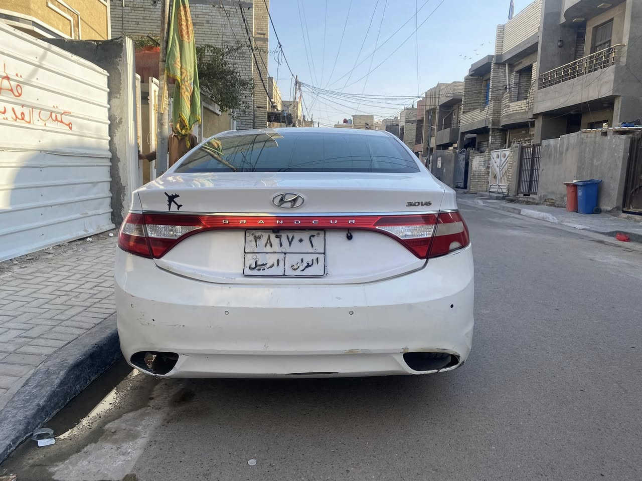 السلام عليكم 
ازيرا ٢٠١٥ نص فول السونار مرفق مكانها بغداد الشرطة الخامسة 
عندي الصدر نص عمر 
ماشية ٢٨٠ كيلو
كير محرك تبريد نضيفات 
باسم شركة 
اجور الشركة علية 
بيع او مراوس حسب القناعة 
*********** 
السعر ١٠٦
