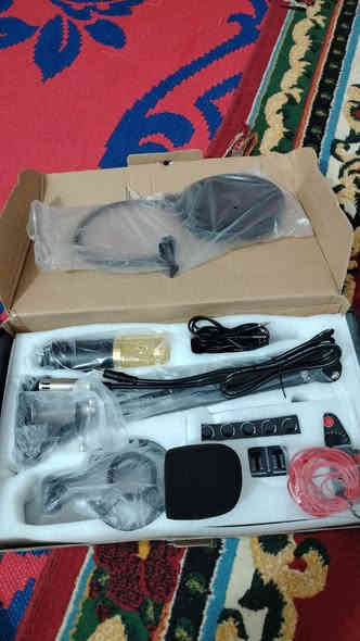 مكسر صوت كامل أدوات اي نقص مابي جديد بلباكيت السعر 100وبي مجال قليل الاستفسار تفضل خاص او تصل على الرقم ***********
