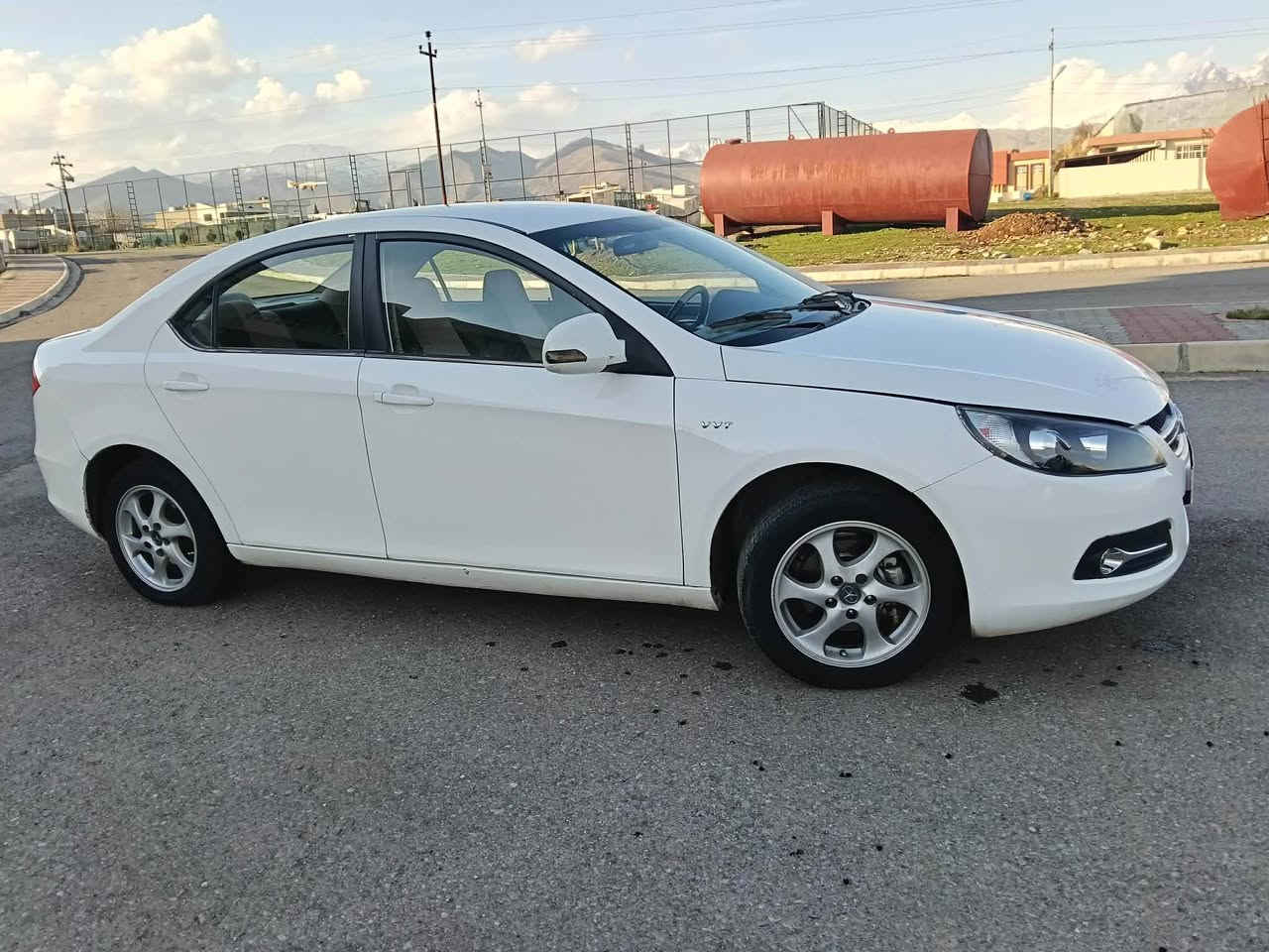 سەرەتا بەناوی خای گەورە 
جاک مودێڵ 2012 
 مەکینە زنجیر 
سەیارەکی توندڵ تۆڵ خاوێنە 
گێرو ماکینە بەشەرت  نەکراواتەوە
بەشی کارەبای بەشەرت کامل ئیشدەکات 
تەبرید و گەرمی بەشەرت 
٤ تایەی نوێی لەسەرە 
سێ پارچەی بۆیاخە 
پشتی کەپسە پێشی لای سەکن شتێکی زۆر کەمی پێوایە  سەنەوی نوێیە تا 2027
سحری 57. کەمێ مەحامەلە 
تکایە گەر مشتەری تیل بکە 
ژ. *********** رانية, السليمانية
