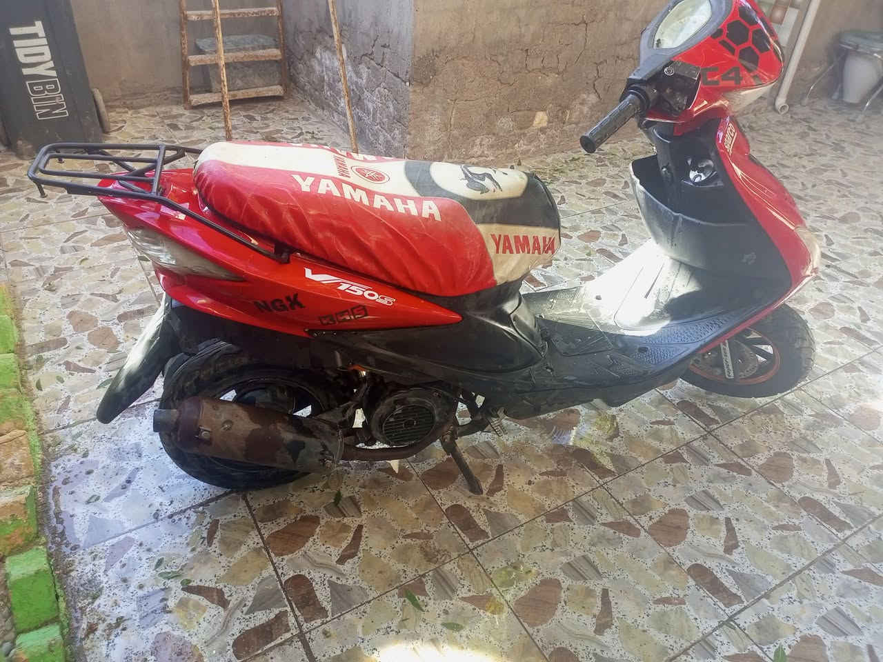 للبيع
ادرس حديث 140
دراجة شغالة اشاير لايت هورن بريك 
محرك لاتنقيص لاتبخير  صوت ناعم 
النظافة كدامك
السعر 200
الشراي يتصل ***********
