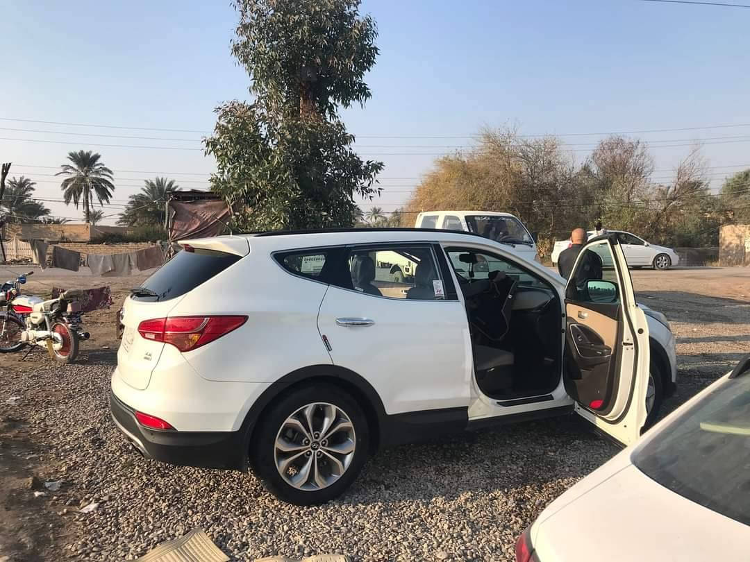 السلام عليكم
سيارة سنتافيا للبيع
موديل السيارة 2013 كوري سيارة بدون اي ضرر فول مواصفات 6 سلندر تخم تاير بصمة تشغيل قطعتين تبريد 7 راكب بانوراما السيارة كامله مكانها ديالى _ بعقوبة 
السيارة فقط بيها خيط تبخير بسيط
السعر المعروض 190 وقابل للتفاوض 
اي احد يحب يتصل واني حاضر 
***********
