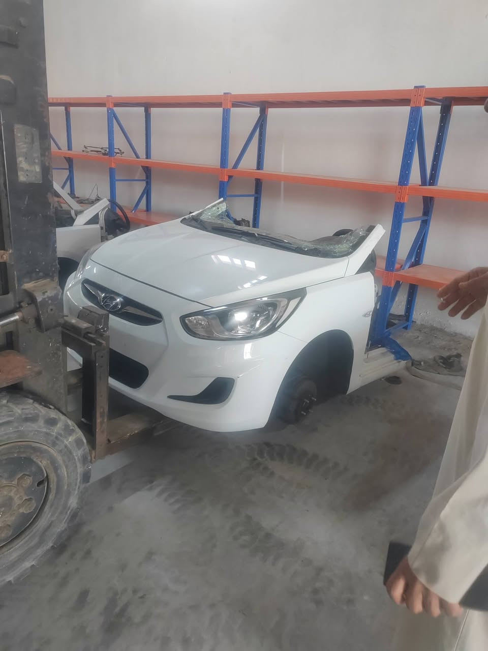 سلام عليكم قطع غيار اكسنت ١٣ خليجي أبواب جنطه محرك كير بجم حداديه مكاني بابل الاسكندريه ***********
