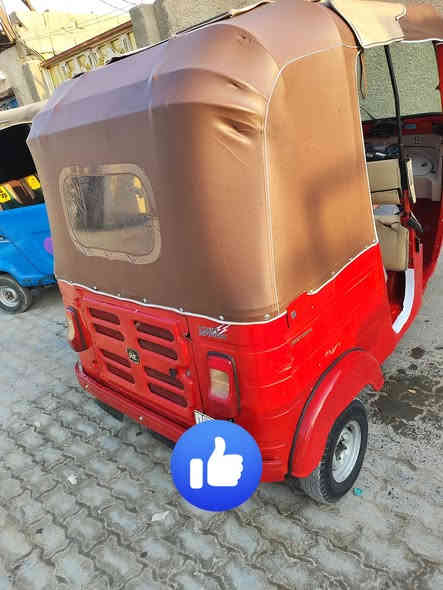 تكتك للبيع 2020/شهر12رقم البدي مكفول من صبغ ومعجون  والمكينه مفتوحه وملكطات خياسيات سعر 5100وبيهه مجال رقم ***********
