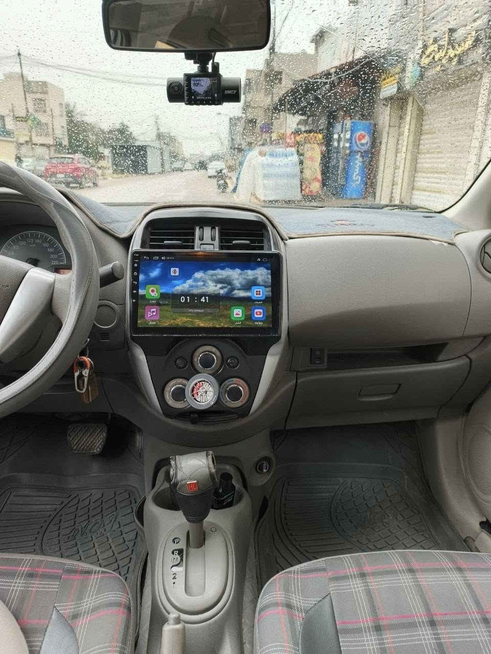 السلام عليكم 
نيسان صني هندي 2021
عداد الكيلو 76الف
سياره مكفوله ما عدا ملاحظات بسيطه راح اذكرها 
اول شي سياره بدون صبغ 
بيها هاي الطخه الي موضحه بالصور ومصلحه البك لايت مبدل اصلي تفصيخ 
وطخه خفيفه جدا عكس باب السايق الخلفي
رصعات خفيفه موضحه بالصور 
كير ومحرك مكفول والسياره عليها ادامه البارحه كملتها الله شاهد صدر السياره واذان المحرك،ولاستيك رباط  كله جديد، واصلي 
زوج تاير، امامي جديد،شهر ونص صار من بدلته درجه اولى بطاريه بعدها ضمن الضمان هم صار، شهرين، من مبدلها 
السياره بيها شاشه اندرويد كار بلي اصلي +كامرا دواره+ داش، كام خارجي وداخلي حساس حركه مباشر صور حتى لو السياره طافيه
دوشمه وتغليف + مفروشه كاربد عزل الحراره، والصوت مثل ماموضح بالصور
اضافه بلوجكتر  ثلجي 
السعر ١١٧ بيها مجال بسيط
العنوان بغداد حي القاهره قرب كايرو مول هاتف ***********
