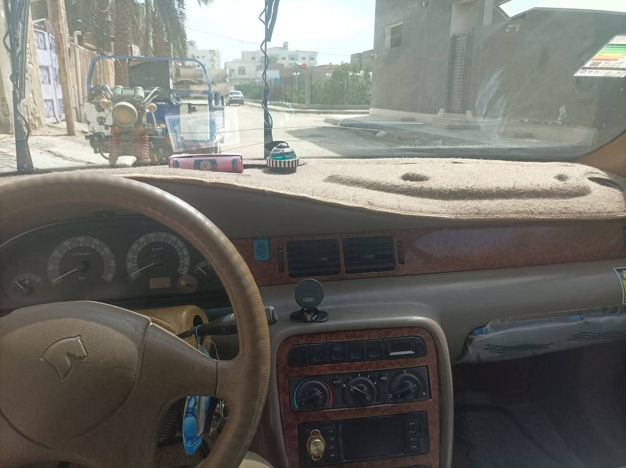 السلام عليكم 
سمند للبيع موديل 2012 رقم بغداد سياره خير من لله كير ومكينه شرط تبريد شغال دواخل حلوه نضيفه ضربتها فقط جاملغ خلفي 
مكان سياره سماوه سعر خاص ***********
