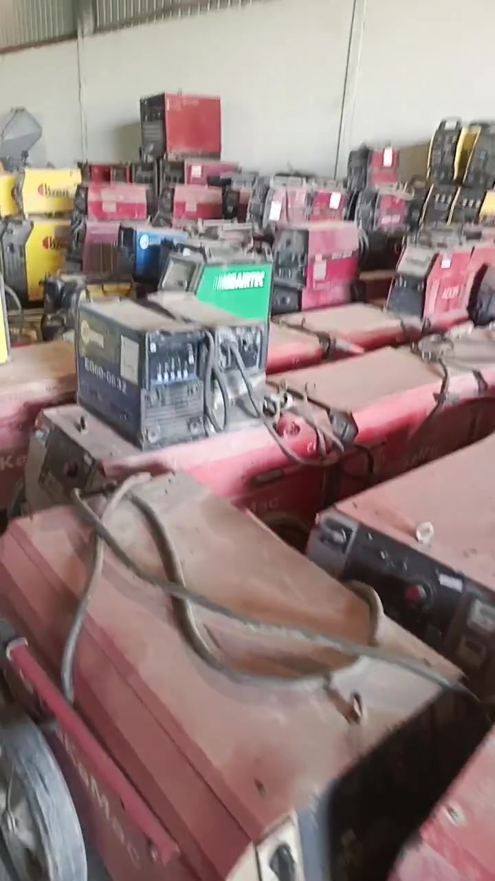 انواع المكاين الحيم البيع جمله السعر صدمه العدد400قطعه شغال 90قطعه عاطل البيع جمله جمله فقط كله اصلي يجي يشوف ويشيل ***********
