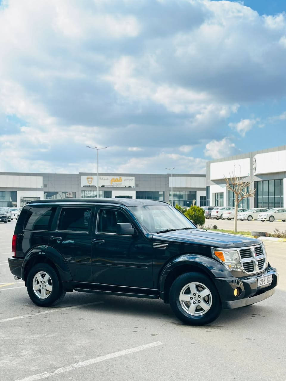 دوج نيترو
موديل 2009
بيهة قطعة صبخ بدون دواخل بدون ضربة 
و بيها بل قمارة جلاتين رايح بدون ضربة بدون حادث 
گير محرك شرط اكسل اب شرط 
السيارة بدون نقص سنوية لوحة جديد 
ماشي 126 
سعرة 100 و مجال 
مكان السيارة: سليمانية 
***********
‎ملاحضة: بدون هذا الرقم
