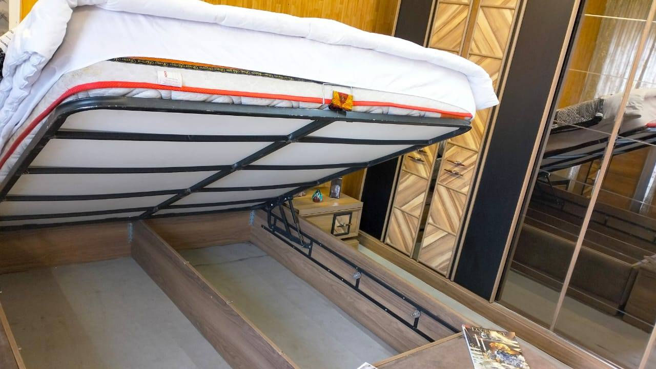 غرفة 10 قطع مال شركه ايدول نضيفة 100/100 /*********** مكان بغداد
