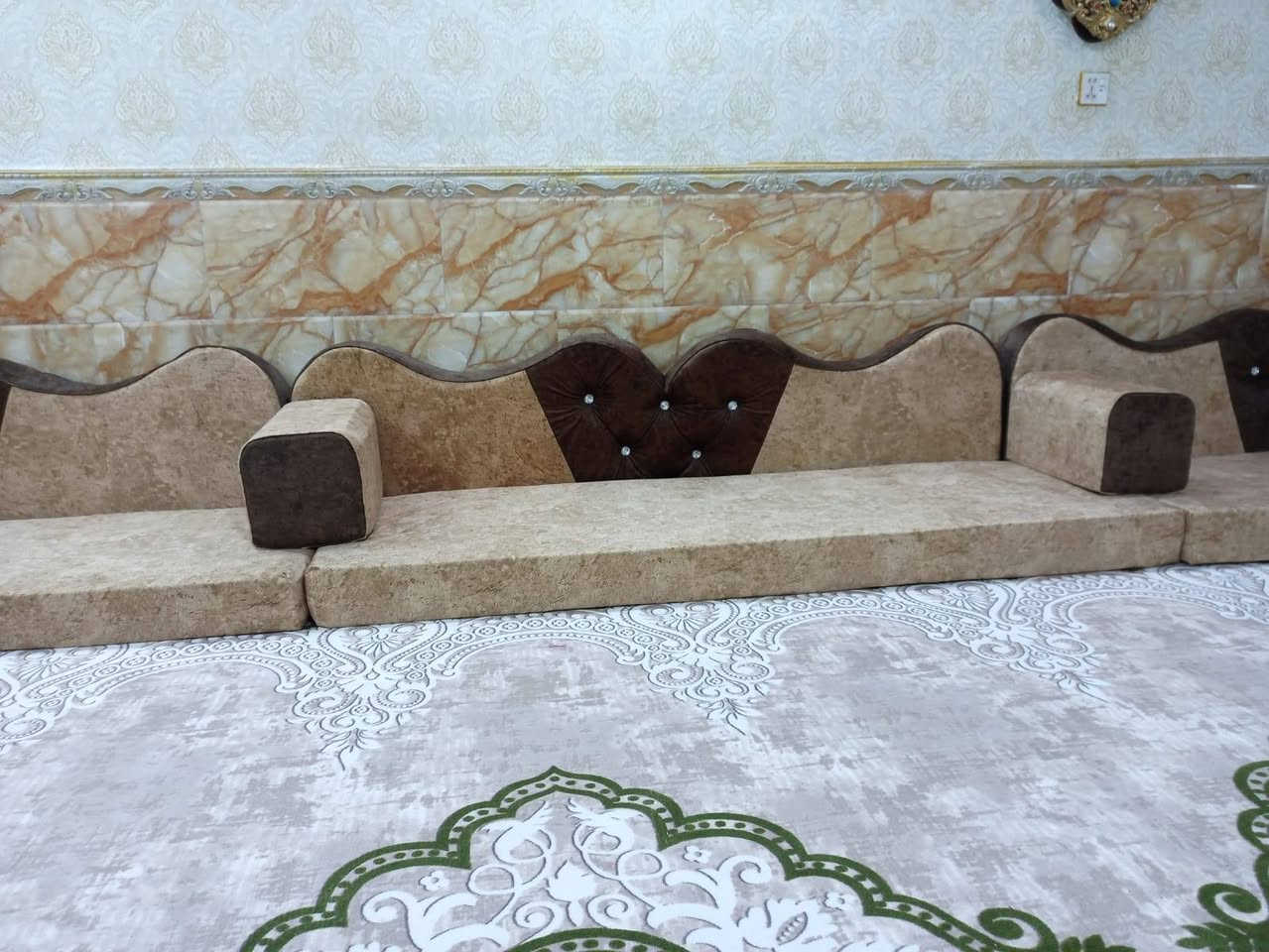 ديوان ارضي للاستفسار الاتصال ب الرقم ***********

