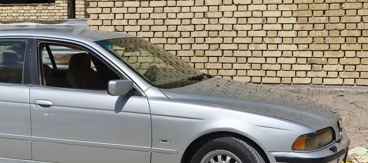 BMW
سيارة موديل 2000
مكينة محور 3000 
رقم سليمانية نافذة 31 
سعر ٣٥ 
مكلف بالنشر 
خابر صاحبها وبيك خير وتدلل 
***********
