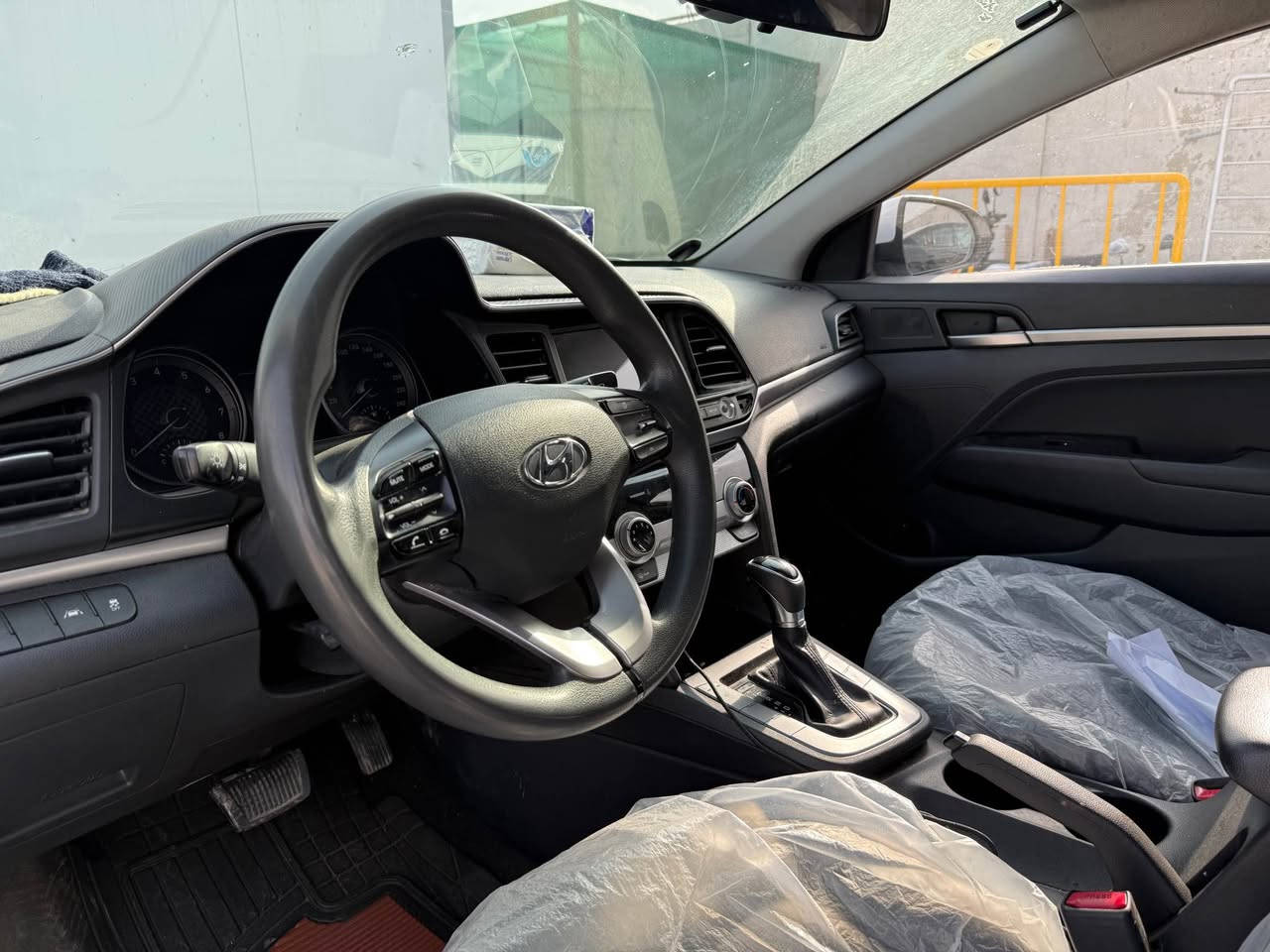 النترا افانتي 2020 سنويه 27 اربيل محرك 1600 جي دي اي محرك كير كفاله تبريد ثلج السياره جداً جديده ماشيه 70 الاف طخم تاير  بيه ضرر قطع صبغ للجاليه 4 او بيه سونار ولي حب يفحص يدلل مكان السياره دور النفط اتصال او واتساب *********** البصرة, العراق
