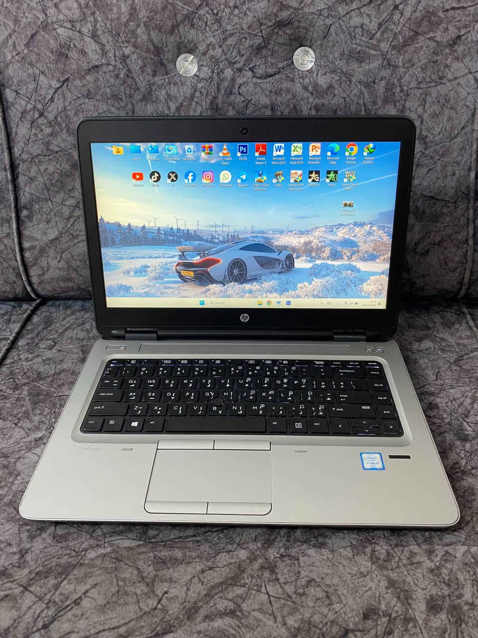 من رخصة الادمن السلام عليكم لابتوب hp مواصفات راقية استخدام شخصي نظيف كلش مستخدم شهر للبيع بسعر مناسب 235 ألف أقوى لابتوب ممكن تحصله بهالسعر يشغل كل شي اللابتوب مكفول عالفحص من كل النواحي تفحصه يلا تدفع حقه

مشغل عليه كل أنواع الألعاب مثل GTA 5 وببجي وكول اوف ديوتي وباتلفيلد وبيس وغيرهن من الألعاب القوية

ومشغل عليه كل أنواع برامج الهندسة مثل الاوتوكاد والماتلاب والآردوينو وبرامج التصميم مثل الفوتوشوب والاليستريتور وبرامج المونتاج مثل البريمر برو والسوني فيغاس وبرامج الطباعة مثل الادوبي ريدر والاوفيس والوورد والاكسل والبور بوينت وكل تطبيقات مواقع التواصل الإجتماعي وغيرهن من البرامج القوية

مواصفات اللابتوب:
النظام ويندوز 11 برو 64 بت (مفعل مدى الحياة) بأحدث التعريفات والبرامج والألعاب
المعالج قوي جداً الجيل السادس CORE i5 بسرعة عالية 2.50 GHz
الهارد 256GB SSD اسرع واحدث نوع M.2
الرام 8GB سريع جداً نوع DDR4
كارت شاشة انتل 4GB نوع عالي الاداء
حجم الشاشة 14.1" إنش فول HD دقة عالية جداً
الشاشة قابلة للفتح 180° درجة
قارئ اقراص CD/DVD
يحتوي على بلوتوث + وايفاي
يحتوي على كاميرا امامية
يستقبل سيم كارت ورام
بطارية ممتازة تشغيل مستمر حوالي 3 ساعات
بي كل أنواع المنافذ: 2 منافذ USB ومنفذ تايب سي ومنفذ HDMI ومنفذ LAN ومنفذ هيدفون

ملحقات اللابتوب شاحنته الأصلية 65W واط والجنطة بغداد, العراق


**إذا كنت صاحب هذا الإعلان وتريد حذفه لأي سبب، رجاءا أرسل رسالة إلى الدعم الفني**