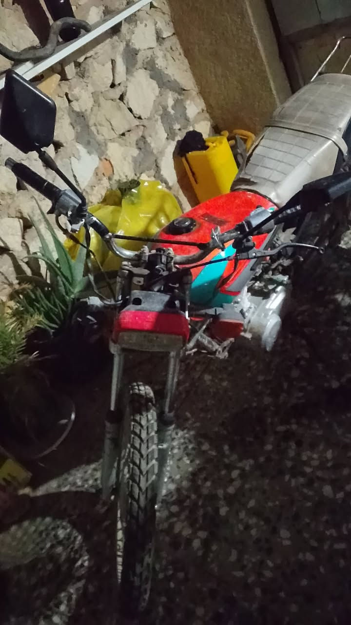 دراجه البيع نامه باب وال بدون وراق دراجه يرادله ترتيب بيعه على وضعه دراجه شغاله كلشي ما بيه هندر واحد تشتغل رايده250وبيه مجال وهاذه رقمي***********
