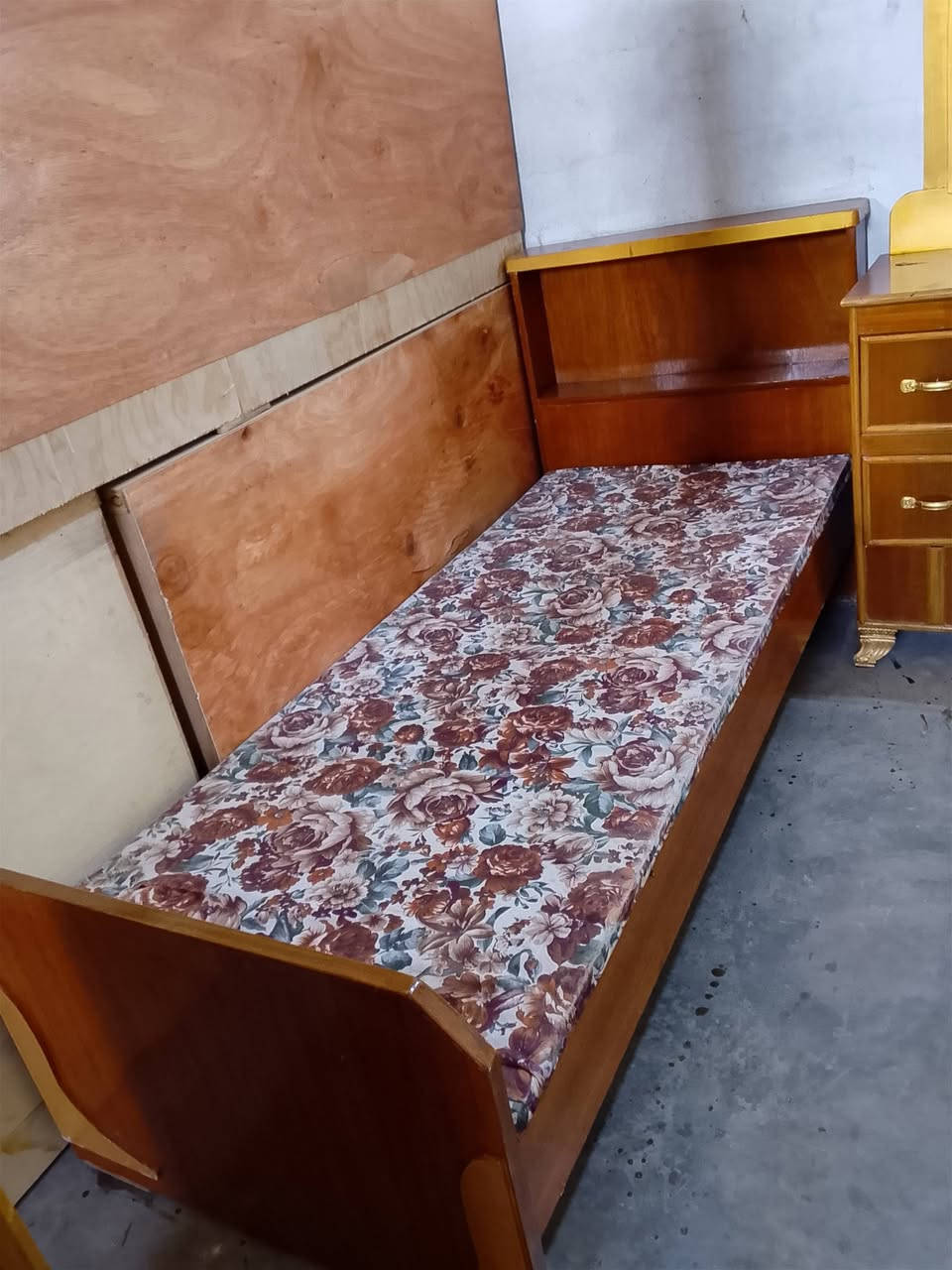 غراض مستخدم وجديد بسعار مناسب شراي يتصل او خاص عندك غراض اشتري..***********..يوجد توصيل..

