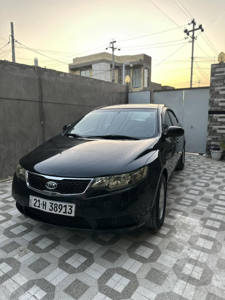 السلام عليكم سيراتو 2012خليجي رقم سليمانيه هزه سنويه رقم جدد كير عادي مكينه 1600دوش كفاله من الصبغ والتبديل والجرد مكينه كير حداديه بشرط عشركه منفتوح بيه برغي جديده كلش السعر80وبيه مجال مكاني بابل ***********
