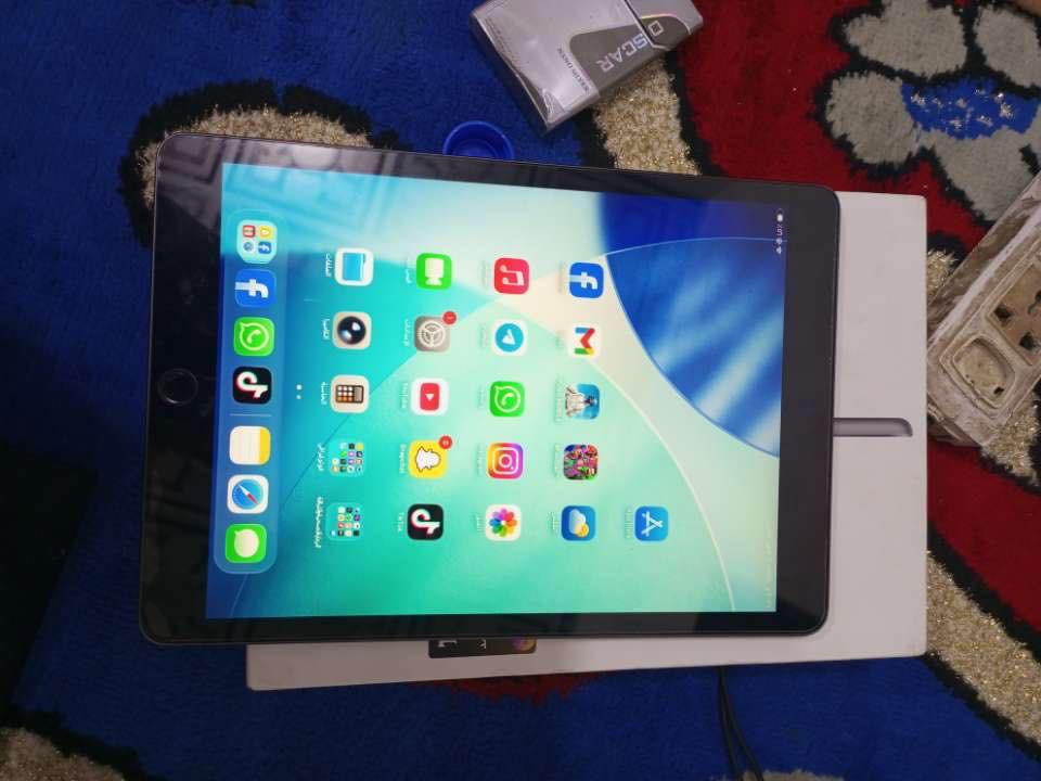 سلام عليكم يا الله ايباد ٩ مكفول من لفتح بطاريه 83 جهاز نضيف بشكل ذاكره 64   بس ضروف وريد بيع  ملحقات جهاز  كارتون شاحنه وكيبل فقط السعر 250 وبي مجال التصال ع رقمي لماسنجر ماسحه *********** مكاني كربلاء جسر سيد سماعيل🎶👌🏻
