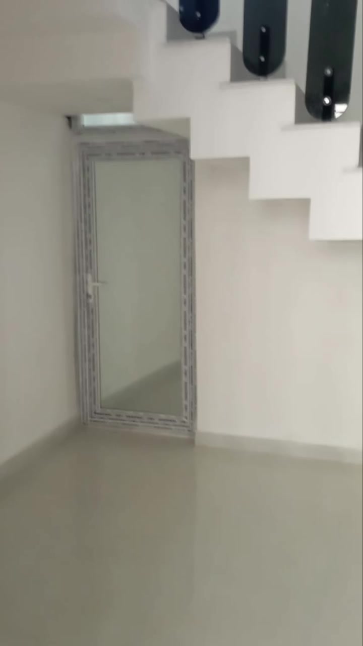 🏡 للبيع بيت مميز في حي الطياره  🏡

📍 الموقع: حي الطياره  بالقرب من شارع 25
📄 نوع العقار: طابو زراعي سند 25
📐 المساحة: 120 متر
🛏️ 3 غرف نوم
🚿 3 صحيات
✨ البيت جاهز بالكامل وغير مسكون

منطقة ممتازة وقريبة من الخدمات والشارع العام، مناسب للسكن العائلي والاستثمار 💯
فرصة مميزة للتملك والتخلص من الإيجار 🌟

***********
📞 للاستفسار والتفاصيل التواصل خاص.
