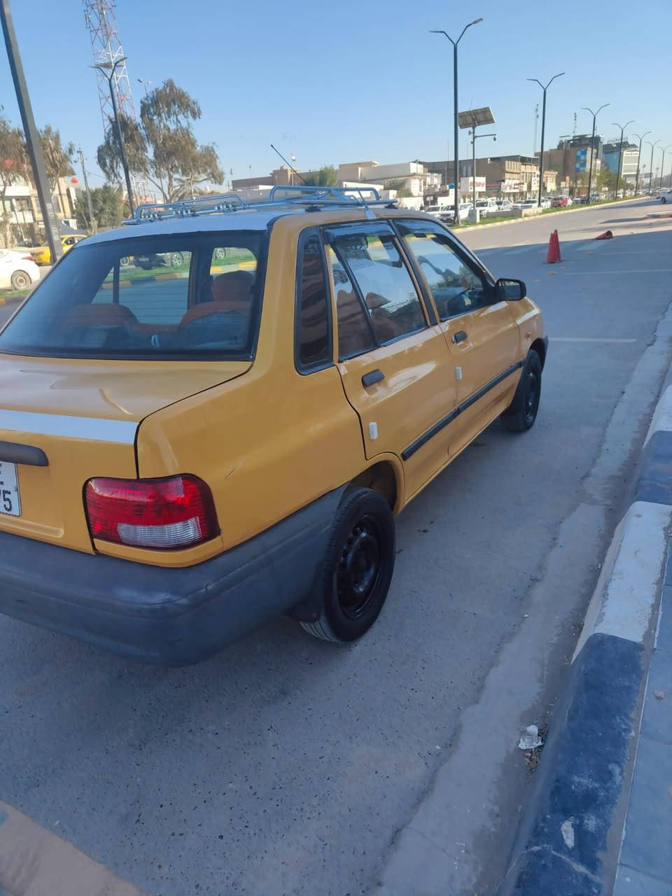 إسلام عليكم اخوان سياره سايبه لبيع موديل 2013 رقم بغداد دولي سياره خير من الله من كير ومكينه  وحداديه وشواصي مكفوله  مصفره هيئه السعر 32 وبيها مجال بسيط المكان في بابل راقم الهاتف  ***********
