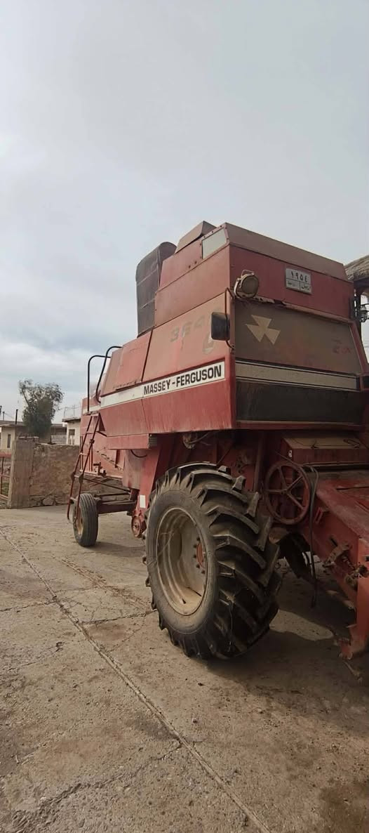 للبيع حاصده فوركسن موديل 89 السعر  7 مليون وبيها مجال ***********. 
0776963833
