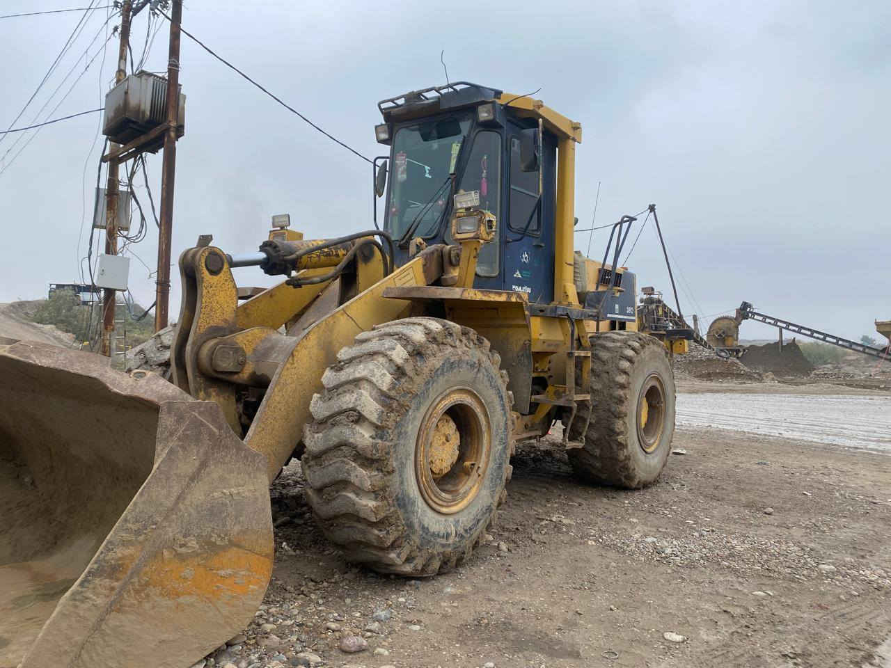 السلام عليكم عندي شفل كوماتسو حجم 380 موديل 96 شرط التحويل شغال وجاهز كير كهربائيّ اريد مراوس بحفارة حجم 200او 210 عنوان صلاح الدين تكريت العلم الدبسة ***********
