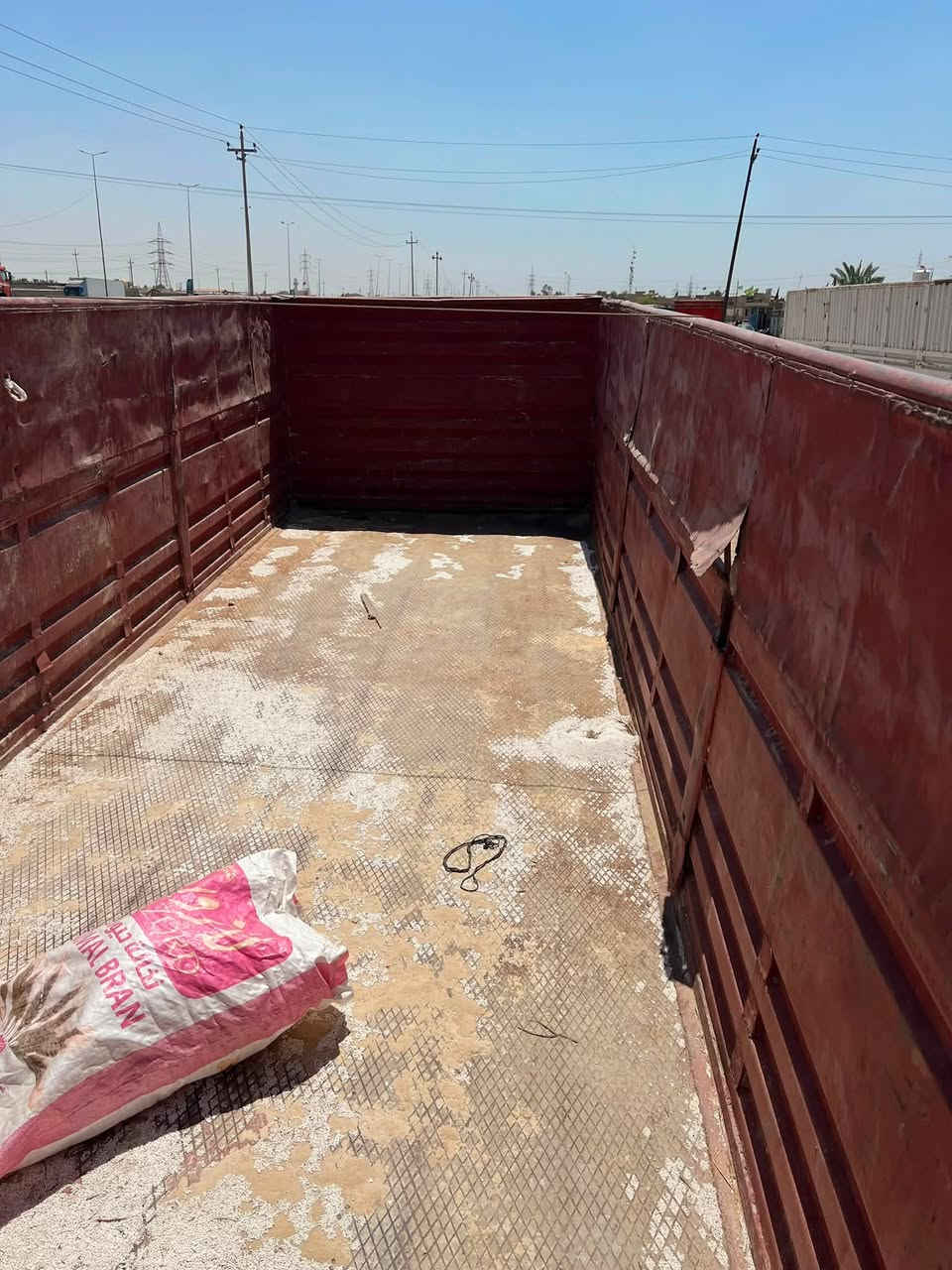 للبيع مقطوره مكان واسط  الكوت *********** اتصل لاستفسار 👍🏻
