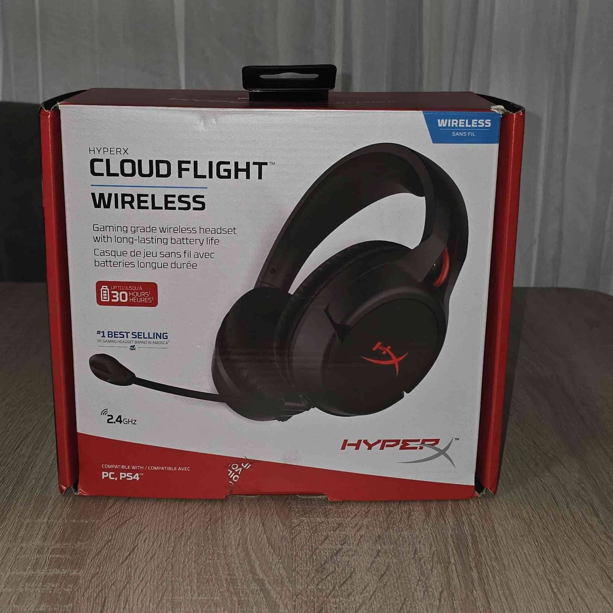 هێد سێتی گەیمینگ بۆ فرۆشتن لە مارکەی هایپەر ئێکس...

- جۆری بێ وەیار (وەیارلێس)، بە هیچ جۆرێک دەنگ دواناخات.
- باتریەکەی لە توانایدا هەیە بۆ ماوەی ٣٠ کاژێر کار بکات.
- بۆ هەموو پلاتفۆرمەکان گونجاوە، پلەیستەیشن و ئێکس بۆکس و کۆمپیوتەر و مۆبایل.

گەیاندن بەردەستە...

نرخ: ٥٠ هەزار دینار.

بۆ پەیوەندی:

0770 103 3169

___________________

وردەکاری تایبەتمەندییەکانی:- 

Connectivity: Wireless 2.4GHz - USB-A Wireless Dongle

• Battery Life: 30 hours: LED off

• 18 hours: Breathing LED

• 13 hours: Solid LED

• Frequency Response: 20 Hz to 20,000 Hz

• RGB: No

• Platform Compatibility: PC, PlayStation 5, PlayStation 4, Nintendo Switch, Xbox Series X|S / Xbox One (Wired Only), Mobile

• Surround Sound: No

• Noise Cancellation: No

• Gaming grade 2.4GHz wireless connection, with up to 30 hours of battery life

• Signature HyperX comfort and immersive in game audio

• Durable, adjustable steel slider

• PC, PS4, and PS4 Pro ready

• 90° rotating ear cups with LED lighting effects

• Intuitive on board audio and mic controls

• Detachable noise cancellation microphone: Microphone engineered to function only when in wireless mode and only on PC and PS4
