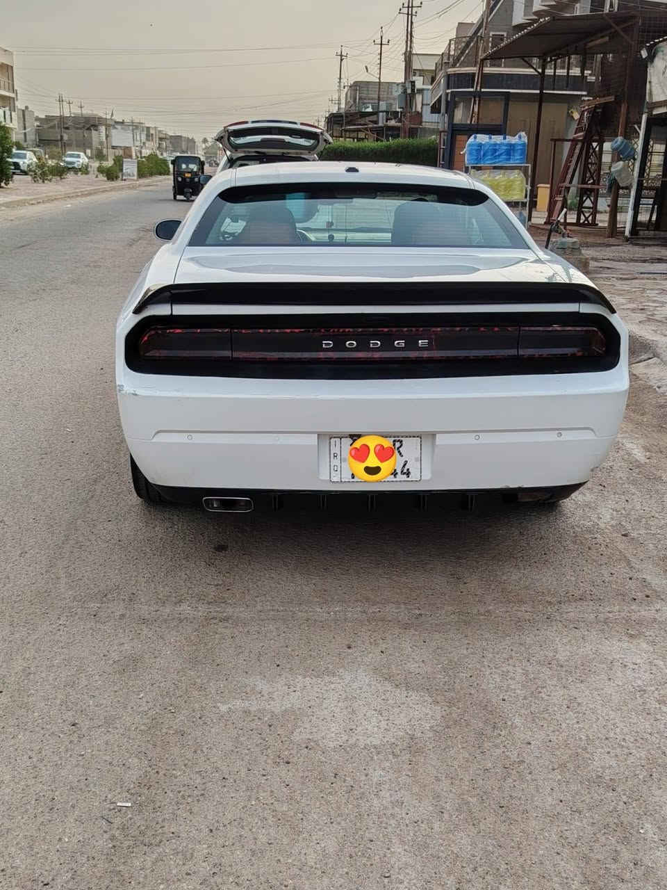 جالنجر موديل ٢٠١٢ sxt
مكينه ٦ /٣٦٠٠ 
سيارة باسمي 
عداد ١٨٠ كم قابل للزيادة 
مكينه  كير  تبريد   جاهزة 
حادث مرفق بالصور 
بصمة  
تحكم 
شاشه قلاب بلادي 
كامرة خليفه 
تحكم كامرة جانبية 
كشنات كهربائي جلد 
بيها مكانات صبغ بسبب وشم جان عليها 
مكاني بغداد المحمودية 
*********** واتساب 
السعر١٠٩
