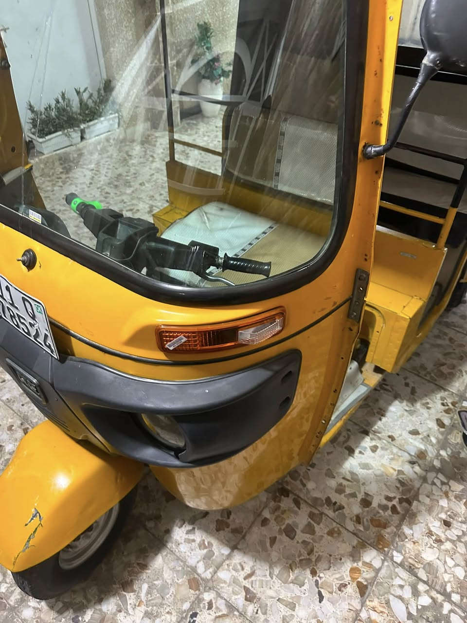 مديل
18
معمر بس دوس بيهة فقط 
عرارضهة 
5900وبيهة مجال بصيط
المحرك خير من الله تكتك جاهزه من كلشي  
بكاني بغداد 
***********
