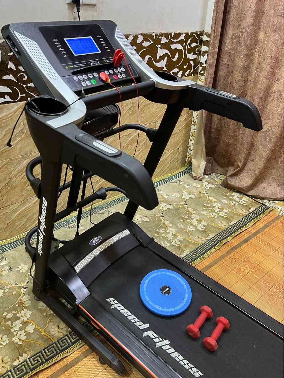 جهاز جري نظافته💯فتنس ماركة معروفه بي رجاج تكسير شحوم سرعه عاليه14.8 يحمل 140KG بي شاشه تعد وقت سعرات حراريه قياس نبضات القلب مسافه مقطوعه بي اواكس بلوتوث شاحن موبايل جهاز يطبك ومياخذ مساحه ملحقات كامله(قرص خصر++دمبلصات 2 هديه) سعره 280 الف بغداد يوجد توصيل محافظات *********** Colombo, Sri Lanka
