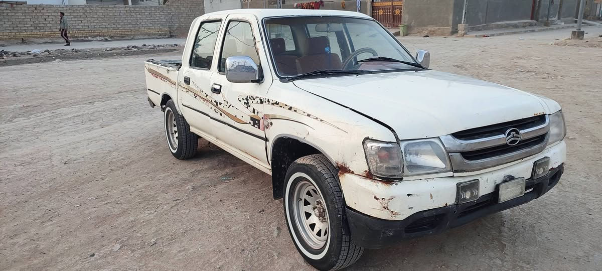 كهربائيات وتايرات جدد
مكينه وكير وحدادية جهازات 
دوشمة جديدة دشبول شغال 
سيارة حلوة وجاهزة 
السعر ١٧ وبيه مجال للشراي ***********
