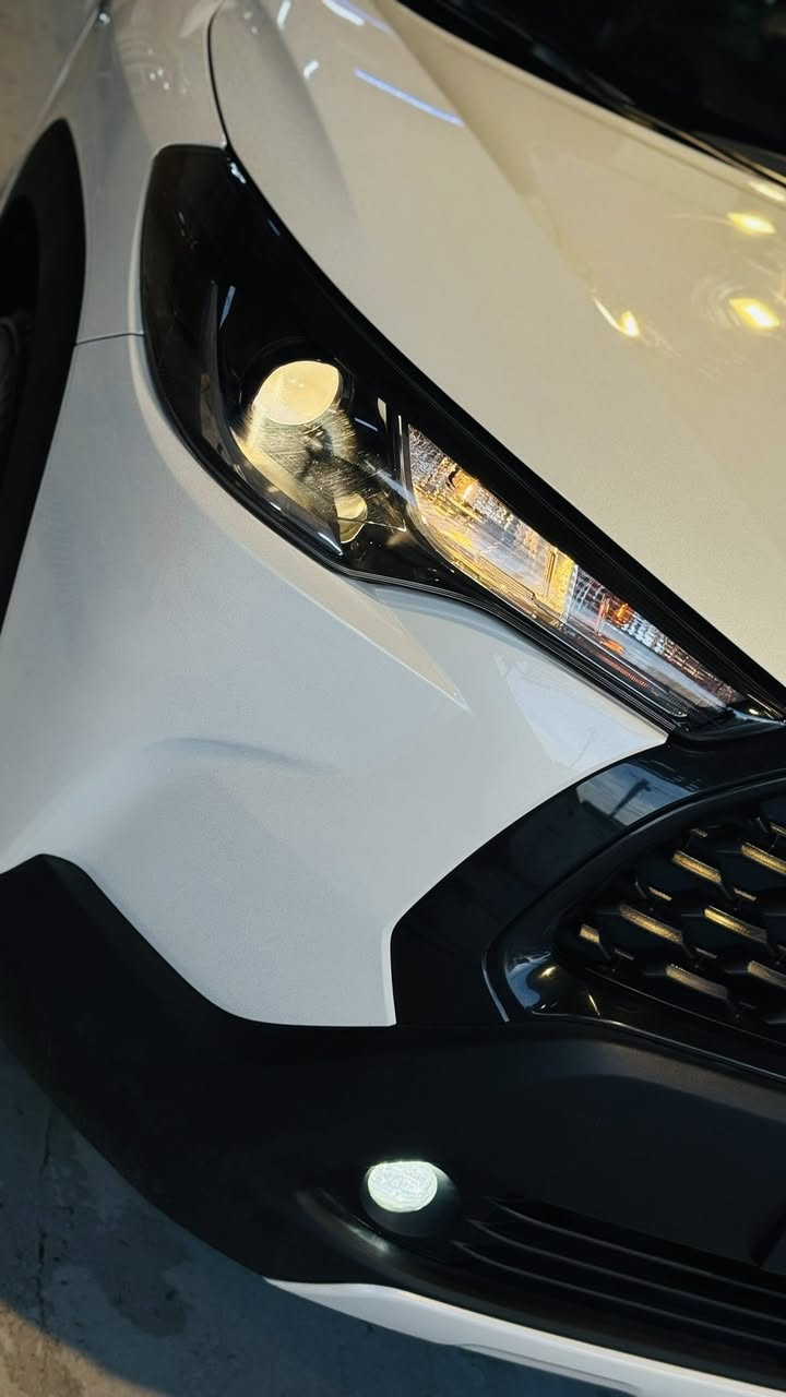 السلام عليكم كورلا كروس ساز ام الضمان ماشية 13 الف فول فتحة بصمة شاحن وايرليس 3 كاميرات قطعتين تبريد رادار جانبي حساس خلفي كشنات أحمر بصمة مري شفط كشافات شاشة اصلي باقي معروف السعر 205 ورقة وبيهة مجال مكان السيارة بغداد 
***********
***********
