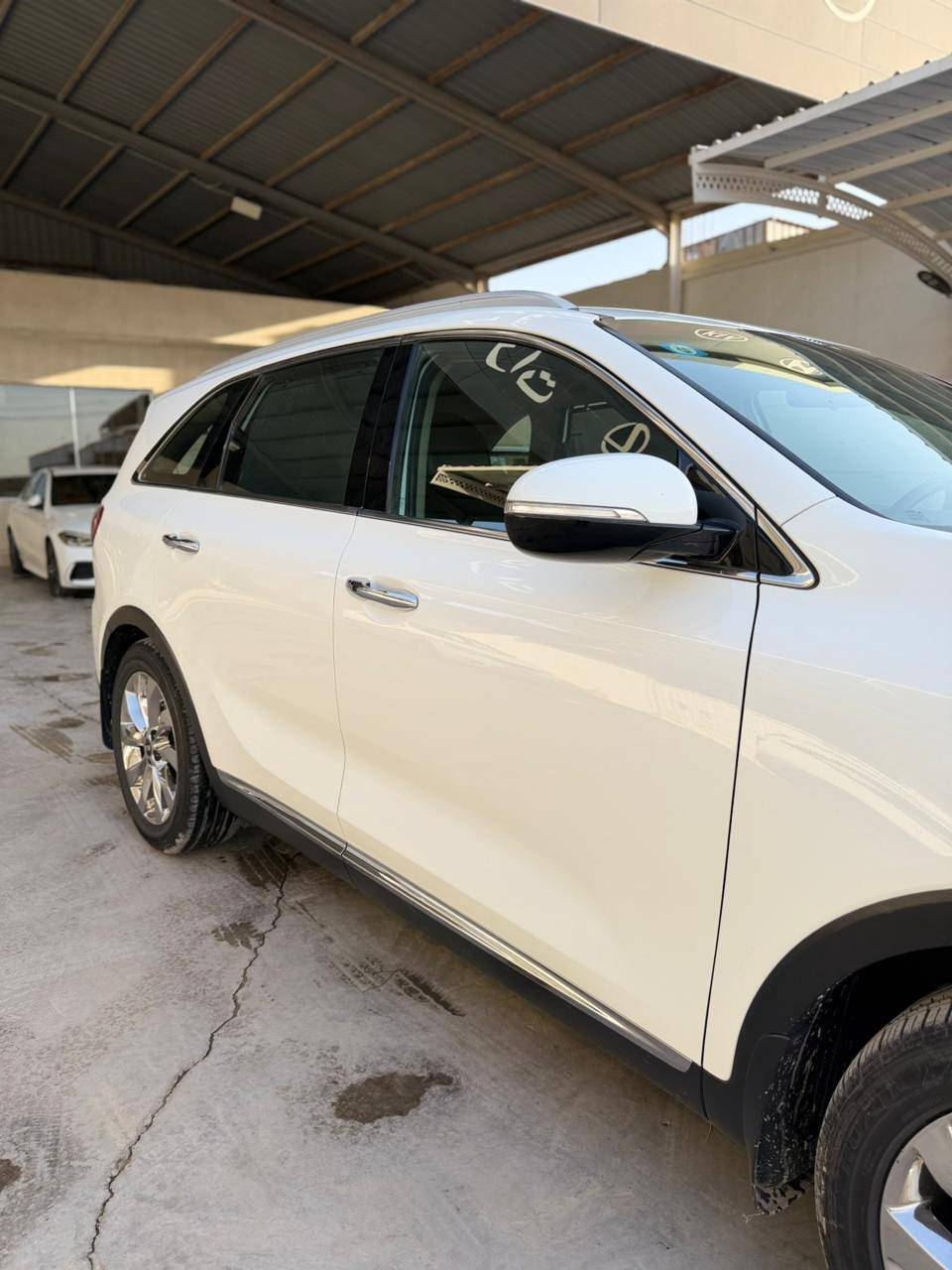 الحسن لتجاره السيارات
العنوان واسط الزبيديه 

كيا سورنتو 2020 خليجي 
رقم واسط بسمي 

محرك 6 سلندر 
كشنات كهرباء 
كشنات جلد 
جنطه كهرباء 
بردات خلفيه بصمه تشغيل 

ماشيه 100 

مكفوله السياره عدا شخط بسيط بلباب ولباقي مكفوله 

السعر 245$ وبيها مجال 

***********
