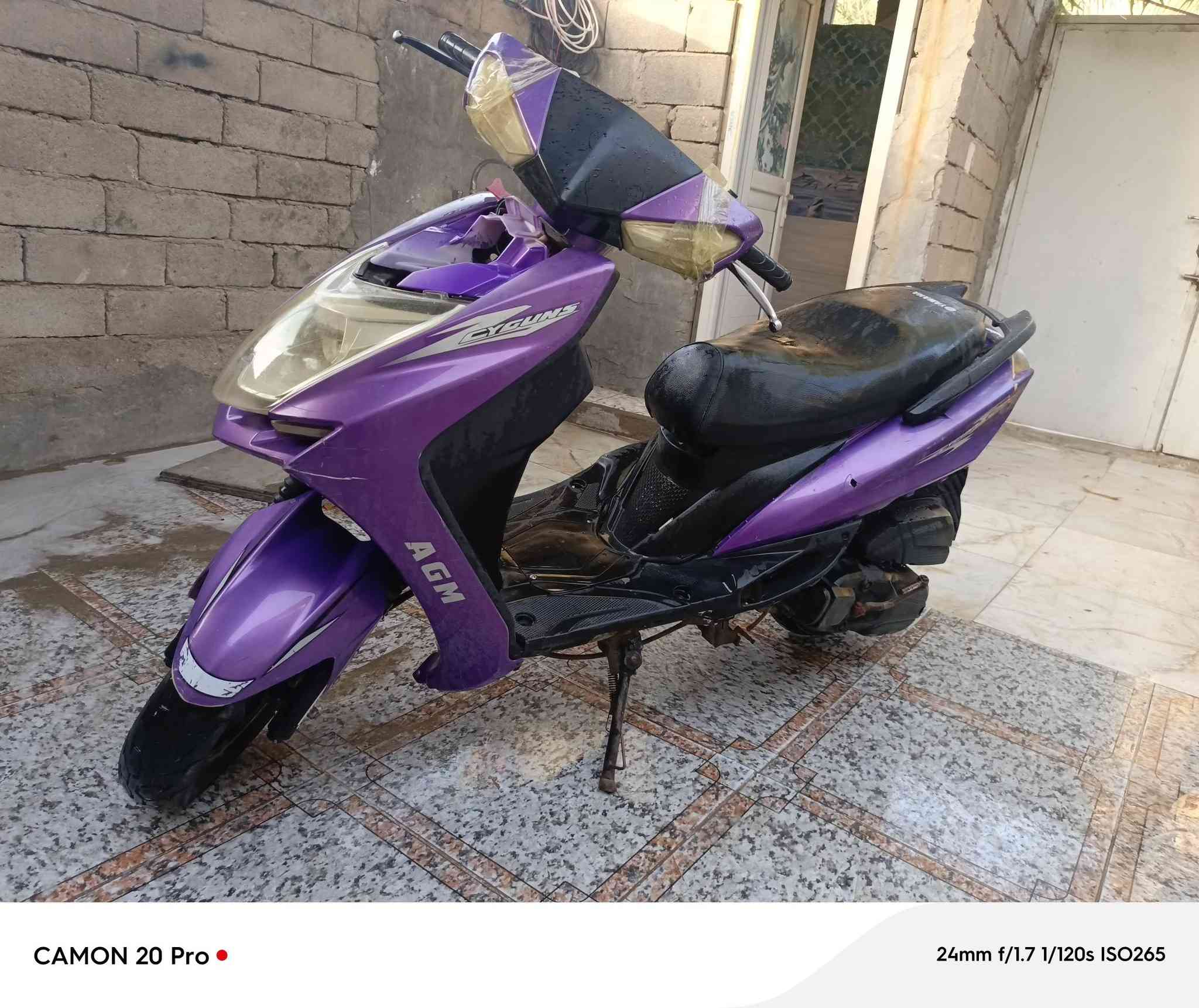السلام عليكم دراجه سكنس للبيع
دراجه خير من الله مكينه 150Cc طياره 
معلايه 8 مل
دراجه بس عوزها شكم كفر فقط
الدراجه ناعمه تخبل
لايت 
بك لايت 
قفى جنطه
اشاير يمنه ويسره 
دبل اشاره
بركيات امامي وخلفي
سلف وهندر
نكره سلف
وهندر واحد شرط
السعر 280 وشراي يجي وبي خير ويدلل
مراوس عادي👉
مكاني ناصريه قرب الاسكان الصناعي 
موجود ماسنجر
هذا رقمي ***********

