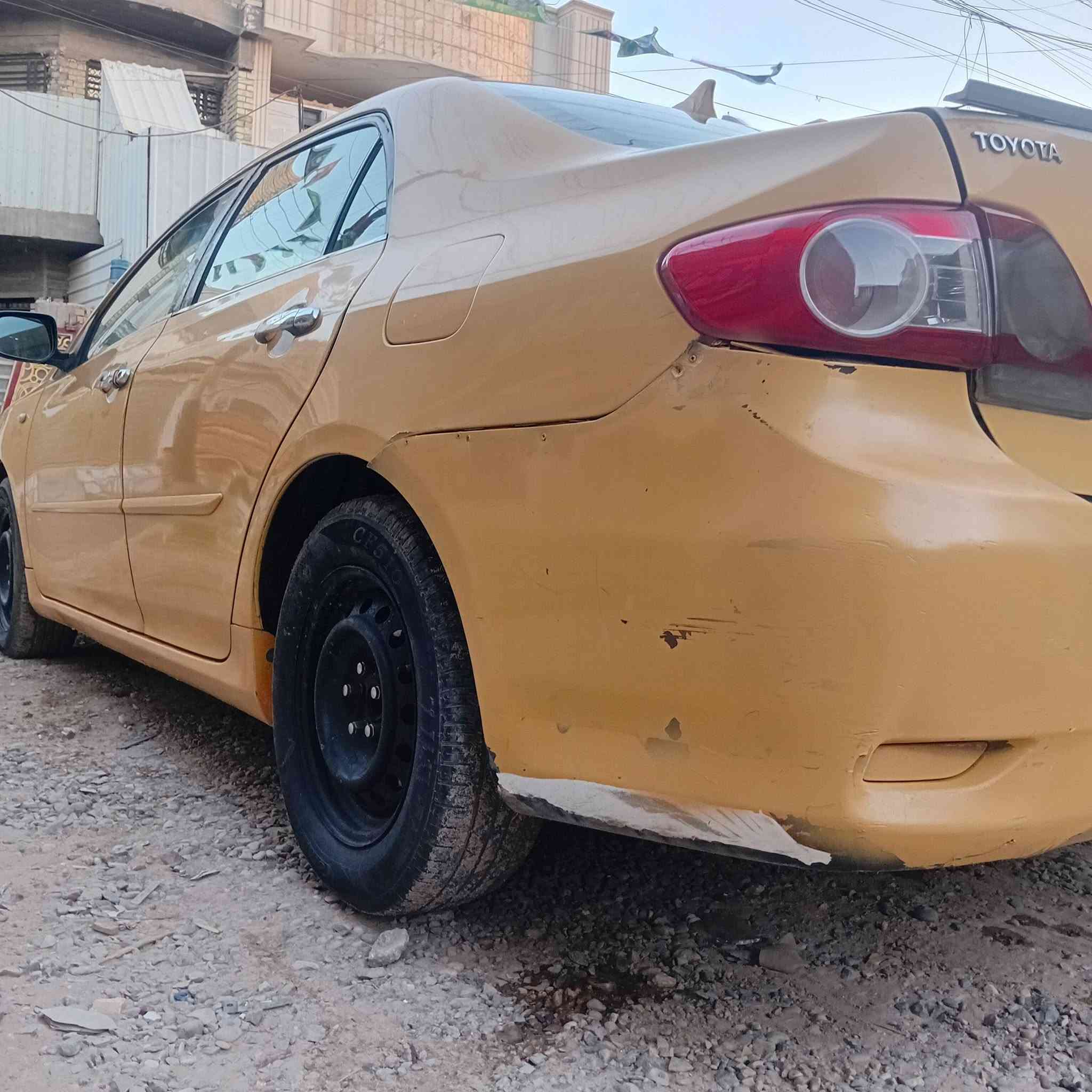 كورله موديل ٢٠١٠ وارد خليجي  حجم مكينه ١٨٠٠ دوش  بيهه طخه بل جاملغ خلفي فقط  سياره جاهزه من كلشي مكينه وكير تخم تاير صدر جديد رقم ذي قار رقم نكليزي  سياره مصفره من كلشي  سعر ٦٨ مكان سياره بغداد تحويل مباشر ***********
